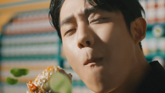 정해인과 푸라닭치킨에 BASIL 준비되셨나요?