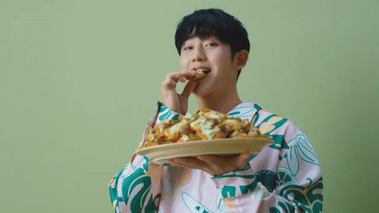 푸라닭 치킨, 한입에 꽉 찬 맛 신메뉴 '텐더 고추마요' TV광고 공개