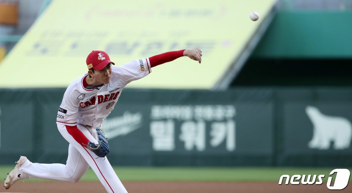 [사진] SSG 오원석 '단독 선두를 향해' - 동행미디어 시대
