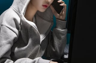 '밀양 집단 성폭행' 피해자 자매 입건…"유튜버에 가해자 신상 유출"