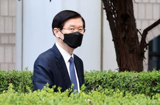 '비화폰 삭제' 박종준 전 경호처장 1심 무죄…"증거 인멸 의도 없어"