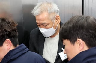 '통일교 청탁' 건진법사, 2심서 징역 5년 선고…1심보다 형량 줄어