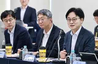 김정관 장관 "한국 잠수함 가격·사양 우위"…캐나다 수주전 총력 지원