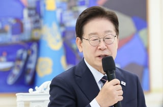 이 대통령 "여전한 부동산 투기 공화국…유능한 머슴 선택해야"