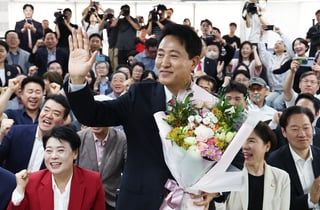 오세훈, 대역전 끝에 서울 수성…민주당 12곳·국민의힘 4곳 광역 승리