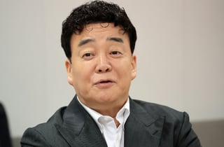 백종원, '활동 중단' 1년 만에 유튜브 복귀…"요리 콘텐츠에 집중"