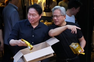 최태원·젠슨 황, 오늘 저녁 '깐부 회동'…SK그룹 주요 경영진 총출동