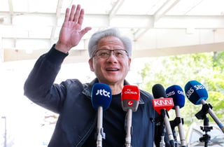 젠슨 황, 4박5일 일정 마치고 출국 "한국 파트너들과 더 많은 사업할 것"
