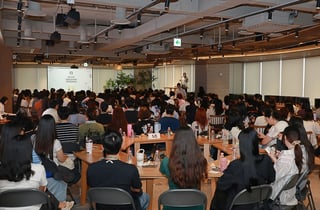 스타벅스, 역사 인식·사회적 감수성 전사 교육…검열 목록도 신설