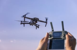 월드컵 경기장 인근서 드론 50대 이상 압수…FAA "비행 전면 금지"