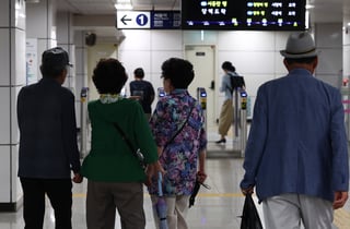 '70세 이상' 서울 시민, 버스 무료탑승할 수 있다…시행 시기·범위 미정