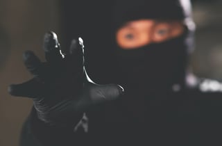 "청소 알바 구하셨죠?"…당근앱 속여 침입, 흉기 위협한 30대 체포