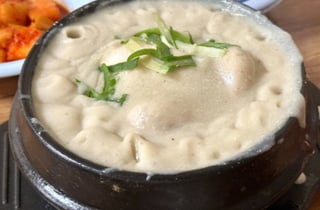 [맛집로드]무더위 날릴 진한 고소함…삼계탕 명가 4곳