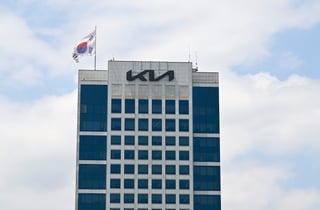 기아, 올해 상반기 163만대 판매 신기록…전기차 내수도 '역대 최대'