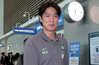 "홍명보는 일류, 원하는 클럽 많다"…'월드컵 졸전'에도 J리그 러브콜?