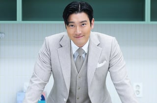 '전한길 러브콜' 슈주 최시원, 올림픽공원 사진 올렸다 빛삭?…"찐 보수"