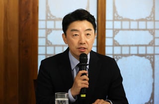 강훈식 "반도체 추가 세수 활용해 미래대응기금 신설 추진"