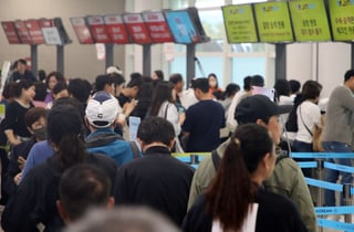 '초속 20m 강풍' 제주공항 국내선 81편 결항…국제선 2편 회항