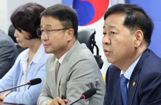 당정, 3대 메가프로젝트 등 경제성장전략 논의 "메가특구법 연내 처리"