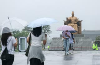 [내일 날씨]전국 장맛비, 수도권 최대 120㎜…찜통더위도 지속