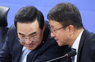 한은은 긴축 브레이크, 정부는 반대로 800조 확장…"물가 역풍 우려"