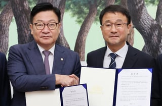 국힘, 국회 보이콧 철회…'선관위 특검' 합의에 7개 상임위원장 받기로