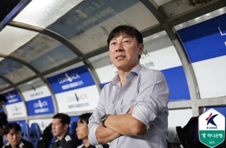 '선수 폭행 논란'…축구협회, 신태용 전 울산 감독 중징계