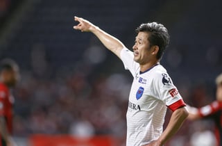 환갑 앞뒀는데…일본 '최고령 축구선수' 미우라, 공식전 득점