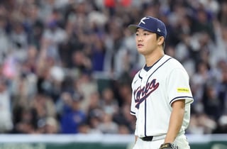 '글러브 이물질 의혹' 고우석, 징계 항소 예고…"땀·로진 섞여 굳은 것"