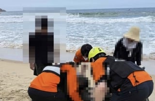 바다 빠진 10대 형제 구조하려다…휩쓸린 50대 군인 2명, 끝내 사망