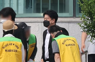 '가석방' 김호중 "기존 실무진과 동행"…한 달 만에 활동 복귀?