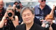 한국인 최초로 칸 영화제 경쟁부문 심사위원장을 맡은 박찬욱 감독이 기자회견에 참석했다. 사진은 제79회 칸 국제영화제 개막일인 12일(현지시간) 프랑스 남부 소도시 칸 팔레 데 페스티발(Palais des Festivals)에서 열린 경쟁부문 심사위원단 포토콜에서 심사위원장을 맡은 박찬욱 감독이 포즈를 취하는 모습. /사진=뉴스