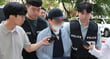 서울 강서구 LG전자 마곡센터에서 흉기를 휘둘러 2명을 다치게 한 혐의를 받는 협력업체 직원이 구속 전 피의자 심문을 받았다. 사진은 피의자가 29일 서울 양천구 서울남부지법에서 열린 구속 전 피의자 심문(영장실질심사)에 출석한 모습. /사진=뉴스