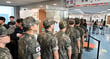지난달 29일 군 장병들이 서울 용산구 한남동주민센터에서 6·3 지방선거 사전투표에 참여하고 있다./사진=뉴스