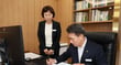 안병윤 예천군수가 1일 취임 1호 결재를 하고 있다.//사진제공=예천군