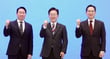 이재명 대통령과 이재용(오른쪽) 삼성전자 회장, 최태원 SK 회장이 29일 청와대 영빈관에서 열린 ‘대한민국 대도약 3대 메가프로젝트 국민보고회’에서 기념촬영을 하고 있다. / 사진=뉴시스