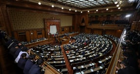 일, 출입국관리난민법 개정안 의회 통과…영주권 수수료 30배 인상
