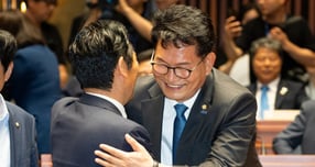 [현장]'돌아온 형님' 송영길·이광재에 쏟아진 박수…출렁이는 당권 구도