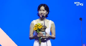 배우 손예진의 스타일링에 갑론을박이 지속되고 있다. /사진=MTN STAR 유튜브 캡처