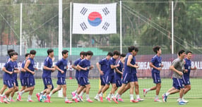 한국 축구 국가대표팀 2026 북중미 월드컵 조별리그 첫 경기 주심은 이집트 출신 아민 모하메드로 배정됐다. 사진은 2026 북중미 월드컵에 출전하는 대한민국 축구 국가대표팀 선수들이 지난 8일(현지시각) 멕시코 과달라하라 인근 사포판에 위치한 치바스 바예 베르데에서 훈련한 모습. /사진=뉴스