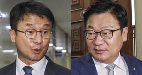 한병도 더불어민주당 대표 직무대행 겸 원내대표(왼쪽)와 정점식 국민의힘 원내대표(오른쪽)가 30일 서울 여의도 국회 운영위원장실에서 하반기 국회 원 구성과 관련해 원내대표 회동을 마친 뒤 나와 취재진에게 입장을 밝히고 있다. /사진=뉴시스