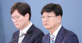 (서울=뉴스1) 이재명 기자 = 이병태 규제합리화위원회 부위원장이 15일 청와대에서 열린 규제합리화위원회 제1차 전체회의에서 발언을 하고 있다. 2026.4.15/뉴스1  Copyright © 뉴스1. All rights reserved. 무단 전재 및 재배포,  AI학습 이용 금지. /사진=(서울=뉴스1) 이재명 기자