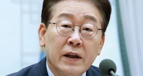 이재명 대통령이 6일 청와대에서 열린 메가프로젝트 민관합동 점검회의에서 발언하고 있다. / 사진=뉴시스