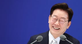 영국의 비영리단체 '포데이위크 글로벌'(4 Day Week Global)이 주도한 실험에서 참여 기업의 매출은 전년 동기 대비 평균 35% 증가했고 퇴사율은 57% 감소했다.그래픽은 영국의 주4일제 실험 성과를 나타낸 그래픽. /그래픽=신재민 편집위원