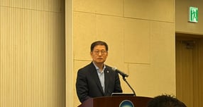 우리금융그룹이 7일 서울 중구 우리은행 본점에서 '생산적 금융이 그리는 혁신의 미래' 컨퍼런스를 개최했다. 사진은 박정훈 우리금융경영연구소 대표. /사진=이예빈 기자