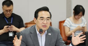 박홍근 기획예산처 장관이 청년 주거·일자리·자산형성 등 각 부처에 흩어진 청년정책 예산을 전면 점검하고 필요할 경우 청년 분야 재정 투자를 확대하겠다고 밝혔다. 사진은 박홍근 기획예산처 장관이 7일 여의도 국회의원회관에서 열린 청년정책 간담회에서 발언하고 있는 모습. /사진=뉴시스