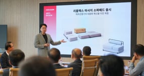 세라젬 파트너스 데이에서 세라젬 이경수 대표이사가 세라젬 성장과정과 비전을 설명하고 있다./사진=세라젬 