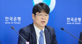 지난 5월 경상수지가 386억1000만달러로 역대 최대치를 기록했다. 사진은 유성욱 한국은행 금융통계부장이 8일 오전 서울 중구 한국은행에서 열린 2026년 5월 국제수지(잠정) 설명회에서 발언하는 모습. /사진=뉴스