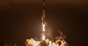 차세대중형위성 4호를 탑재한 스페이스X Falcon9 발사 장면/사진=KAI