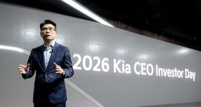 송호성 기아 사장이 지난 4월9일 ' 2026 CEO 인베스터 데이'에서 중장기 사업 전략 등에 대해 설명하고 있는 모습. /사진=기아
